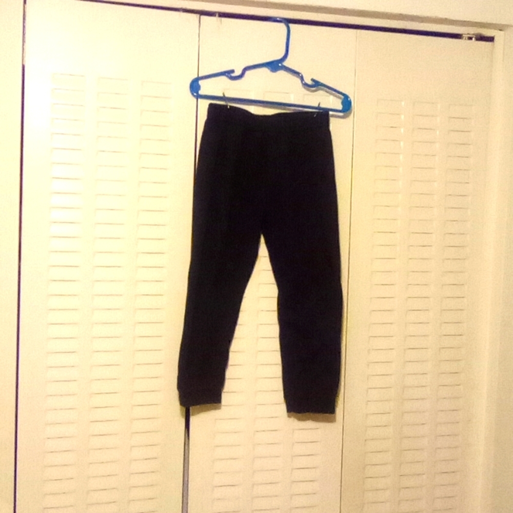 Boys jogging pants garanimals size 4T in the color black
